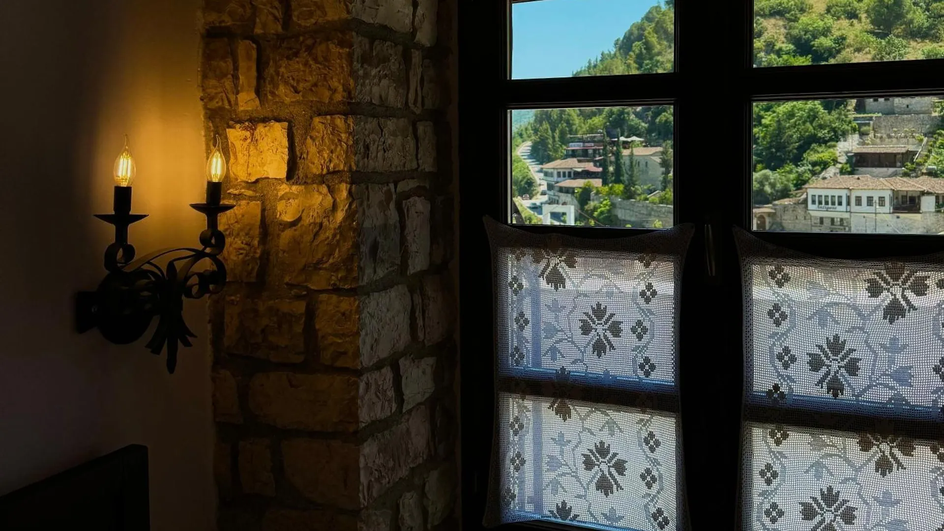 White House Boutique Hotel & Restaurant - Since 1999 Berat