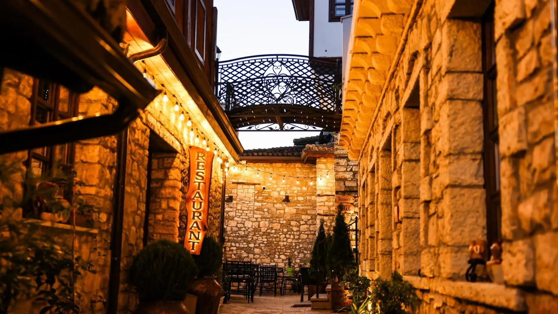 White House Boutique Hotel & Restaurant - Since 1999 Berat