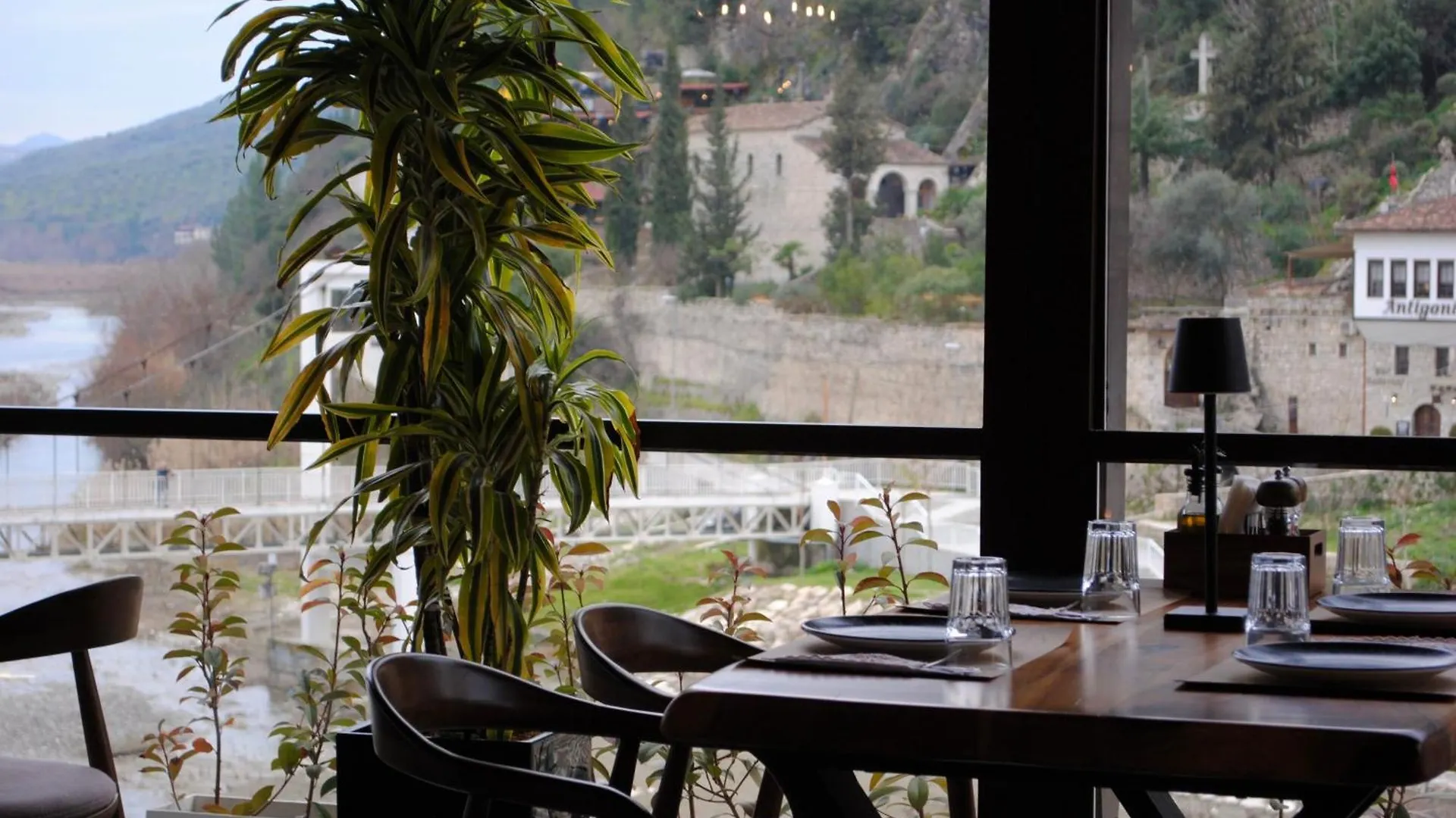 White House Boutique Hotel & Restaurant - Since 1999 Berat 0*,